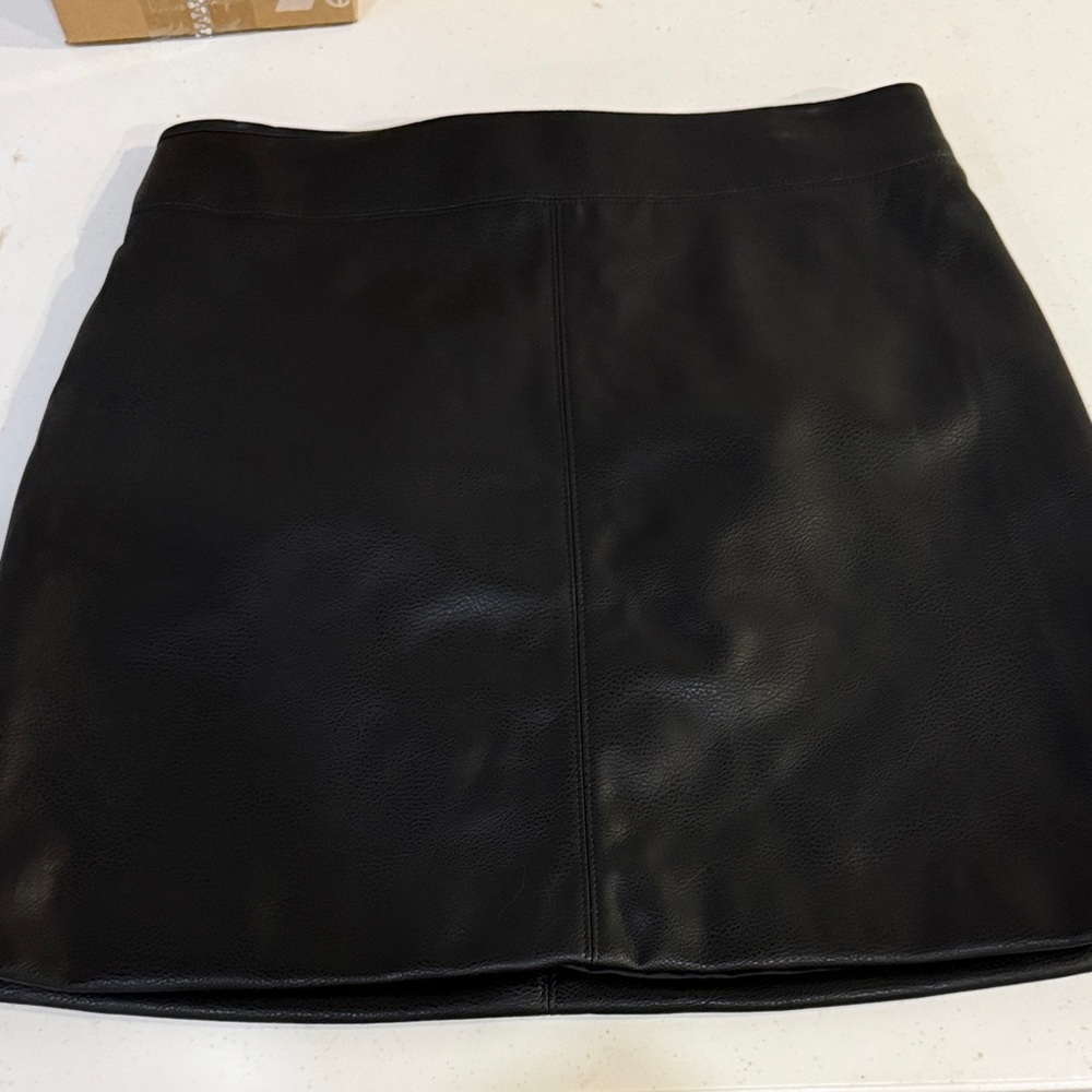 Divided H &M Classic Black leather Mini Skirt